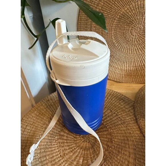 Igloo Legend Beverage Cooler - Picture 5 of 6